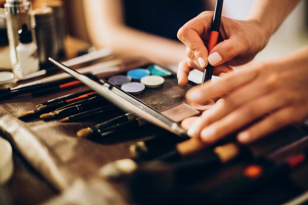 Etude du visage : une prestation de conseil en image / relooking Etude du visage : une prestation de conseil en image / relooking